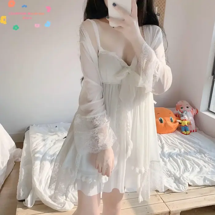 Ensemble de nuit de princesse en Satin blanc, 2 pièces, en maille soyeuse, bretelles Spaghetti, multicouches, garniture en dentelle, vêtements de nuit
