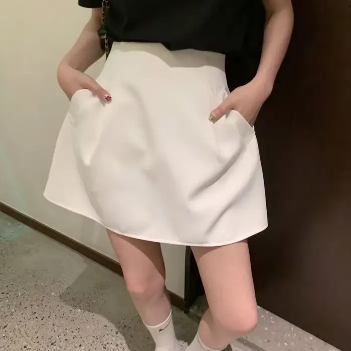 Lucyever-Jupe Courte Bouffante Noire et Blanche pour Femme, Vêtement Assressentiavec Tout, Poche Y2K
