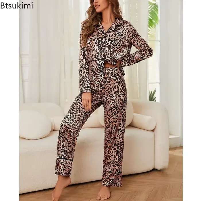 Dámske pyžamo z ľadového hodvábu s leopardím vzorom