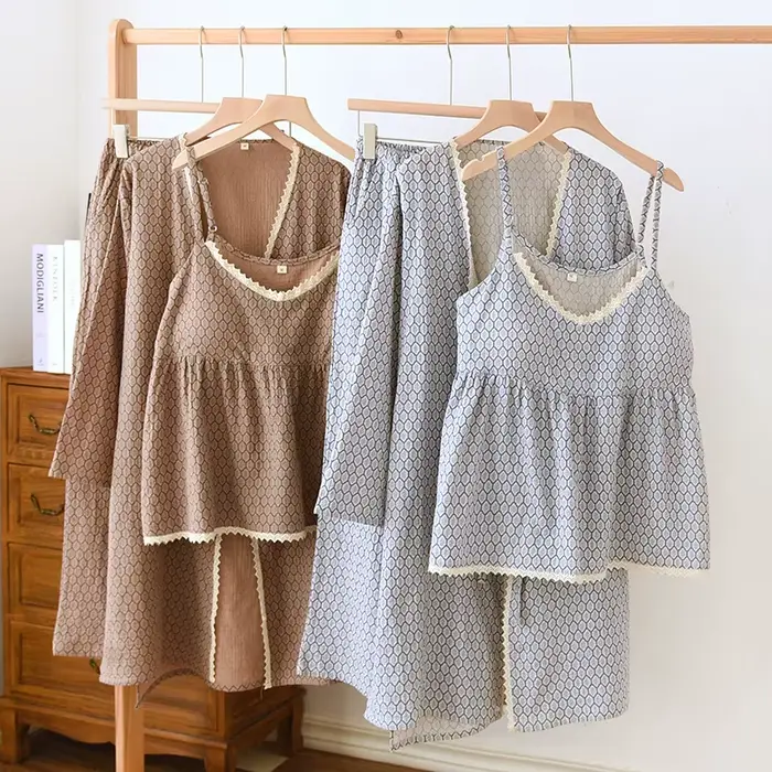 Dámske bavlnené pyžamo set, veľkosť M L XL, dlhý rukáv, výstrih, jemný potlač, pre jeseň, pohodlie a eleganciu