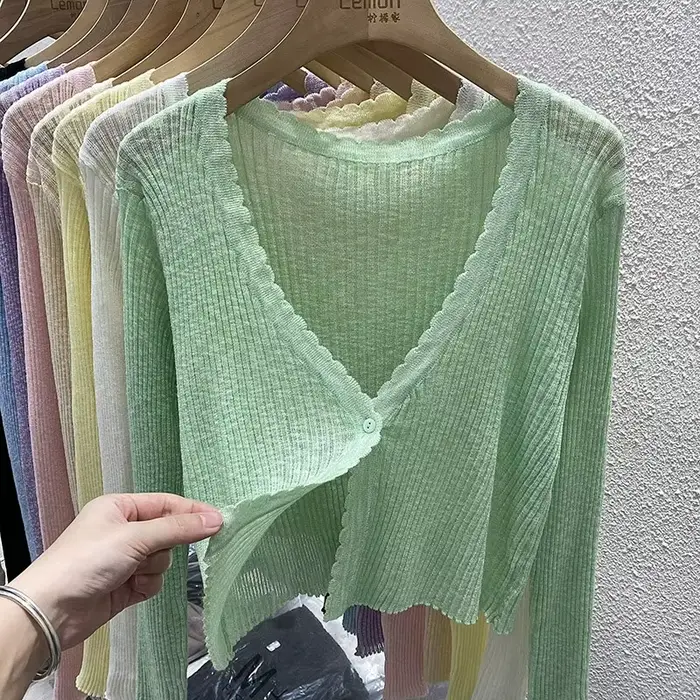 Pastelový krátky cardigan pre ženy