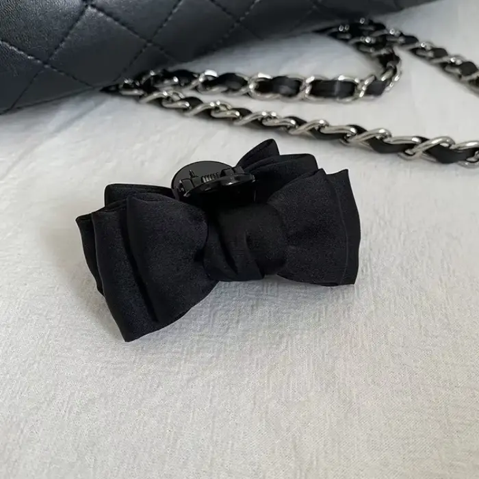 Pince à cheveux avec nœud noir pour femmes et filles, pince latérale pour la front, princesse, petit