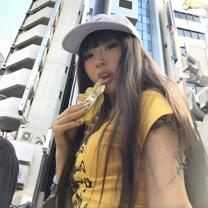 Karrram japonské Y2k písmenové tričko Vintage Harajuku krátky top Trashy 2000s štýl s krátkym rukávom