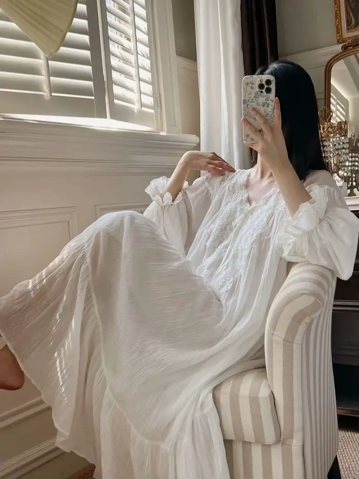 Robe longue de style français pour femme, chemise de nuit en dentelle, nouvelle mode printemps-autom
