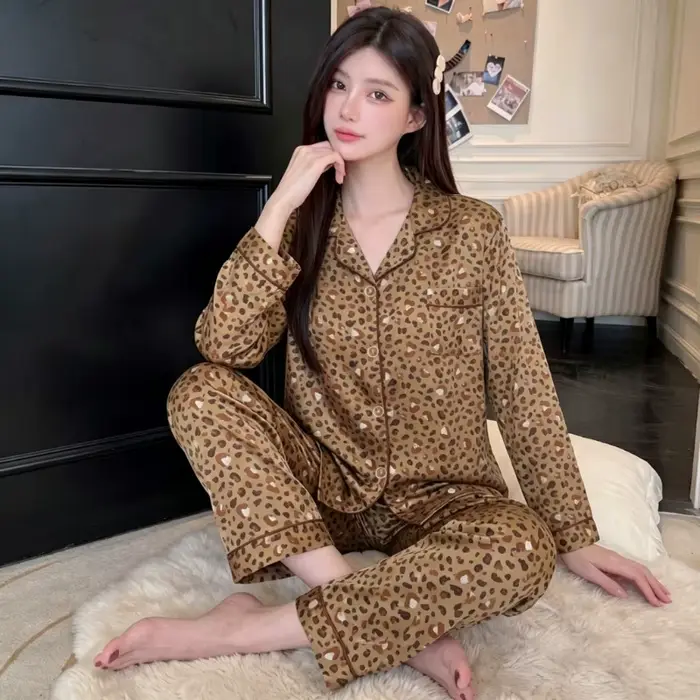 Pyžamo žena 2 kusy tlačené leopard módne luxusné francúzske jednonočné oblečenie domáce oblečenie novinka jeseň Vintage Night Set
