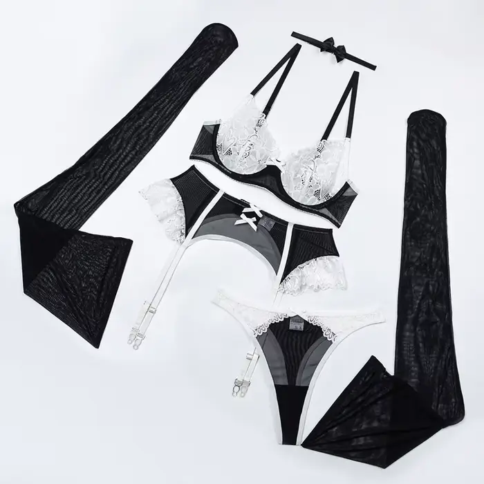 Sexy dámska sada spodná bielizeň s kvetinovou výšivkou, podprsenka a nohavičky, polyester, nastaviteľný pás s kostičkami a popruhmi, pre špeciálne príležitosti a darčeky