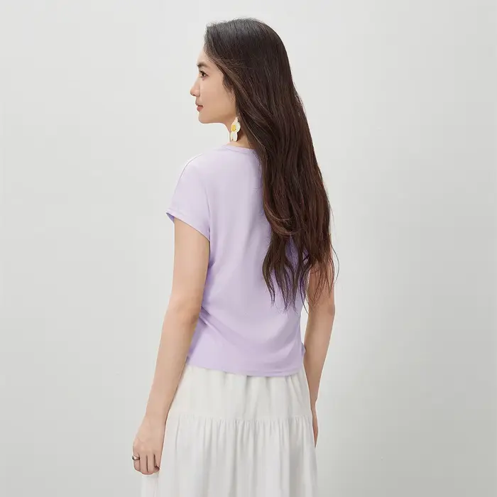 T-shirt en maille minimaliste à manches courtes pour femme SENTUBILA, style coréen, col en U, plis l