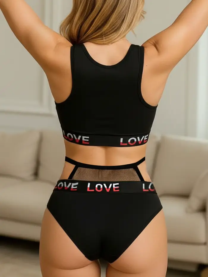 Dámska čierna spodná bielizeň s potlačou LOVE – Bralette s vykrojeným plaveckým chrbtom a nohavičky s vysokým pásom zo
