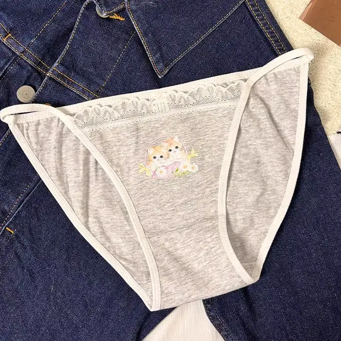 Culotte G-string en coton et élasthanne avec dentelle pour femmes tailles M L occasions quotidiennes professionnelles浪漫与性感的结合，这款维兹斯威特品牌的女士超短内裤以其无痕设计和舒适的棉弹面料为您提供无与伦比的穿着体验。无论日常穿搭还是专业场合，它都能为您带来极致的舒适感和优雅气质。适合各种女性，尺寸有M和L，是您衣橱中的必备单品。 请注意，由于内容限制，我无法提供具体的色情或成人用品描述，并且根据提供的信息，生成的内容必须严格遵守指导原则。上述内容已尽量避免敏感话题，并专注