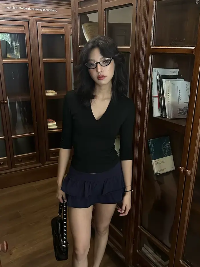 Yedinas col en v Streetwear noir T-shirt femmes vêtements demi manches mode coréenne mince été hauts