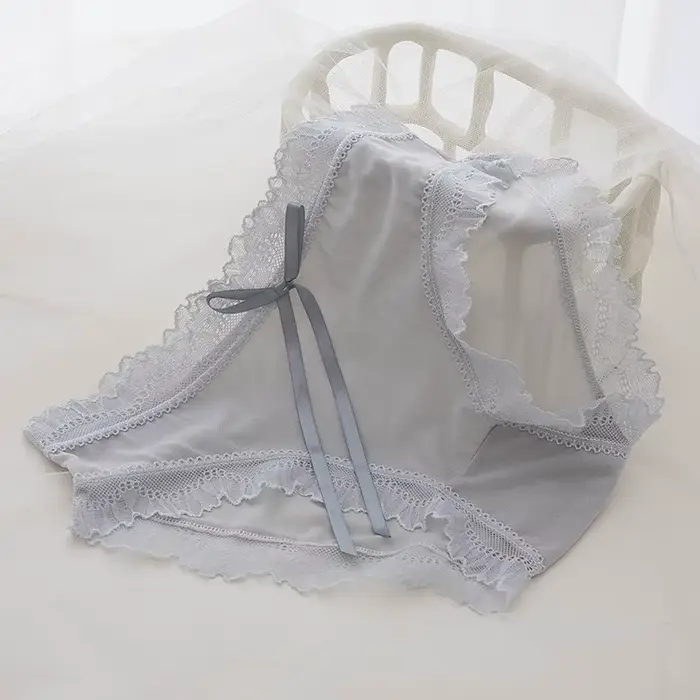 Culotte en dentelle et coton pour femmes, lingerie féminine invisible, confortable, taille moyenne, sans couture, panty pour femmes, sous-vêtement élégant, lingerie de qualité, pour occasions spéciales ```