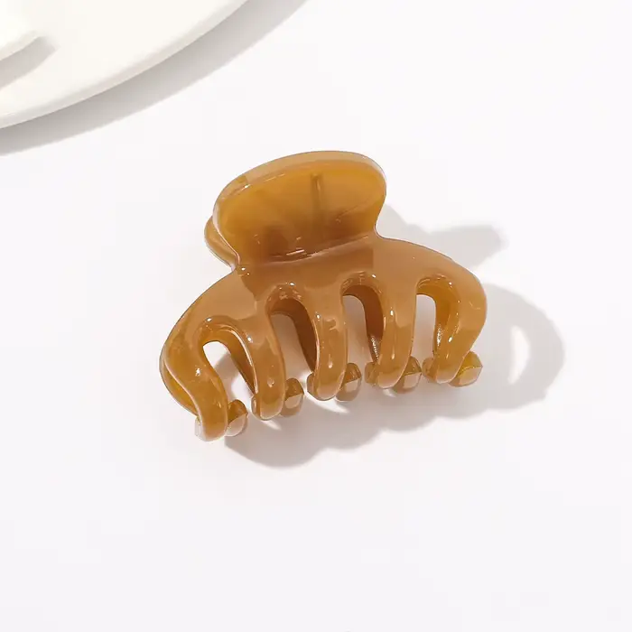 Malá geometrická spona do vlasov