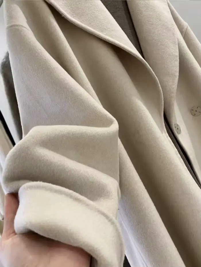 Vlna a polyesterová srsť s gombíkmi pre ženy, elegantná a teplá na jeseň a zimu