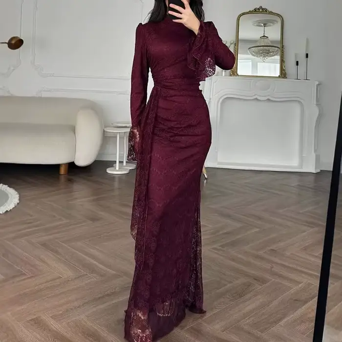 Elegantné večerné šaty z vyšívanej čipky pre ženy