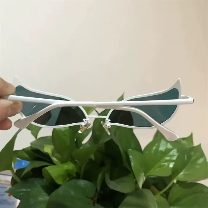 Donquixote PVC slnečné okuliare Doflamingo Cosplay