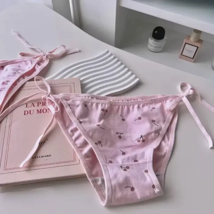 Culottes en coton à motif cerise Lolita pour femmes, sexy, blanches et roses, avec lacets, sous-vêtements doux à taille basse, slips et strings.