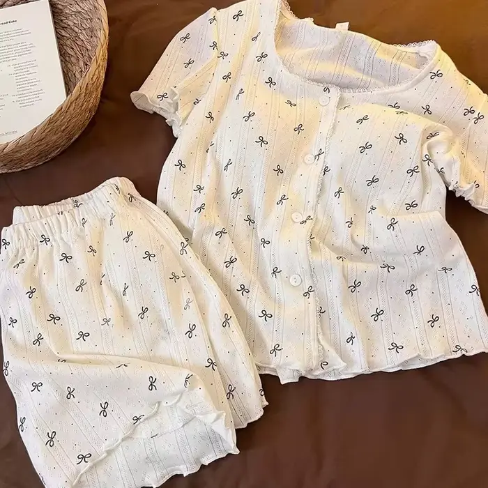 Sladké dievča krátke rukávy pyžamo a šortky s hrudníkom Pads a uzlom, nové letné domáce oblečenie Set, jemné a priedušné oblečenie pre ženy