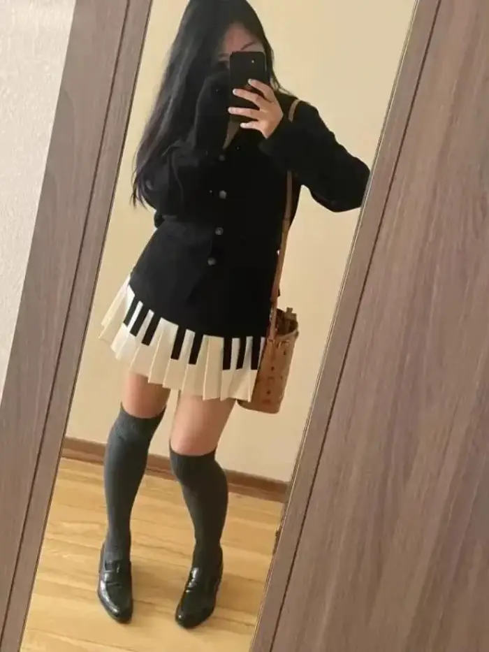 Polyesterové krátke šaty s čipkou štýl Y2K pre ženy, pravidelné strihy, mini dĺžka, módne Harajuku a kórejské