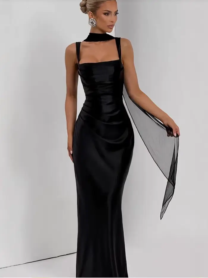 Robe sexy en polyester et élasthanne pour femmes senior, décolleté carré, silhouette slimmée, fermeture éclair, idéale pour soirées et événements glamour