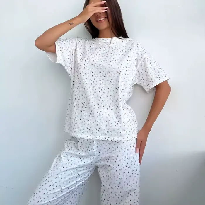 Nový americký štýl Dámske pyžamo s tvarom srdca kvetinová tlač, krátke rukávy, dlhé nohavice, Plus veľkosť trendy relaxačné oblečenie Set