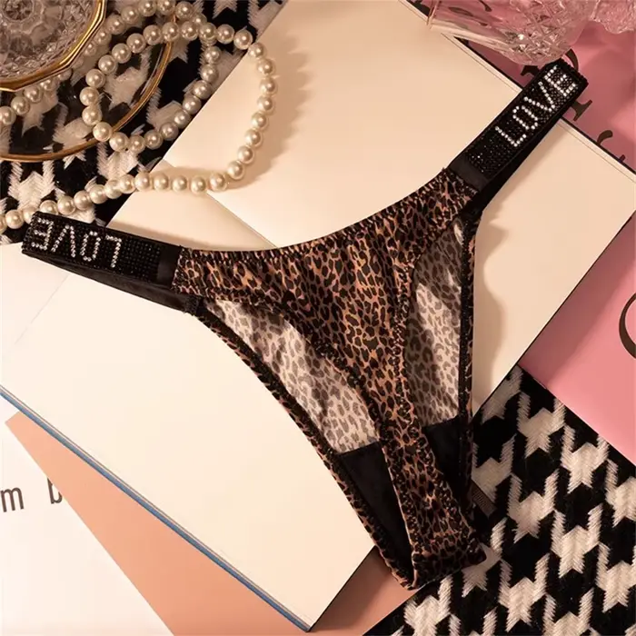 Červené víno/Leopard Sexy lesklé drahokamu tangá Dámske bezšvíkové spodná bielizeň Sexy športové dámy Plus veľkosť T-Back nohavičky