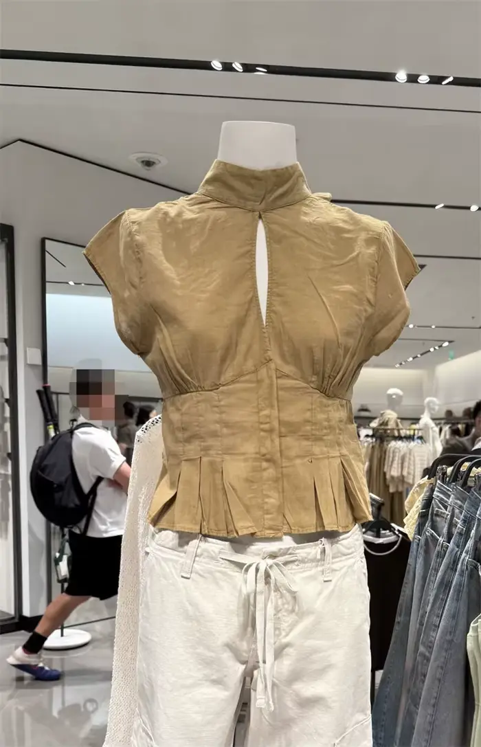 Chemise Femme Été 2026 Nouvelle Collection Kaki Manches Courtes Nœud Décoratif Ourlet Creux Style Dé