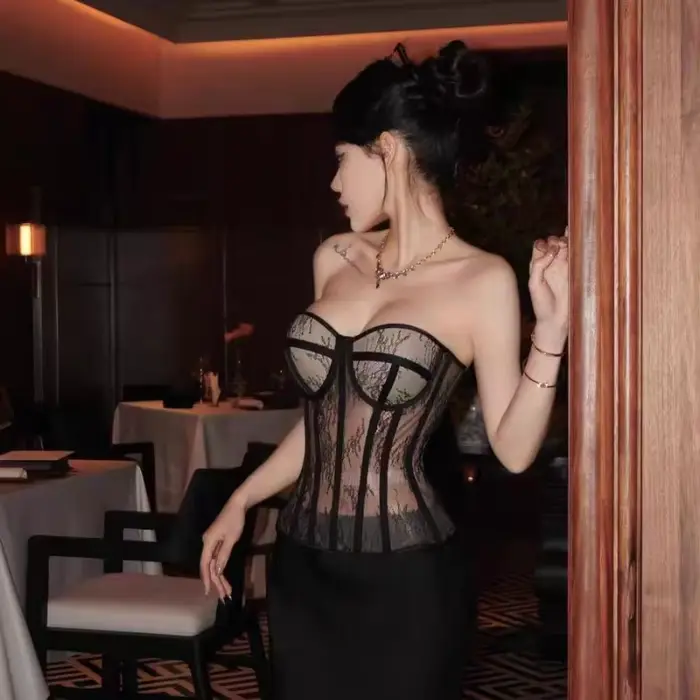 Corset à cadre en acier pour femmes, soutien-gorge sans bretelles en dentelle avec Design ajouré, Corset noir et blanc pour libérer votre beauté