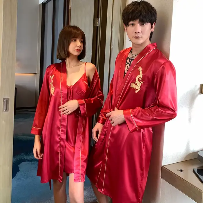 Robe en soie élégante style vintage chinois pour femmes occassions spéciales soyeuse confortable polyester satinée tricotée trois quarts