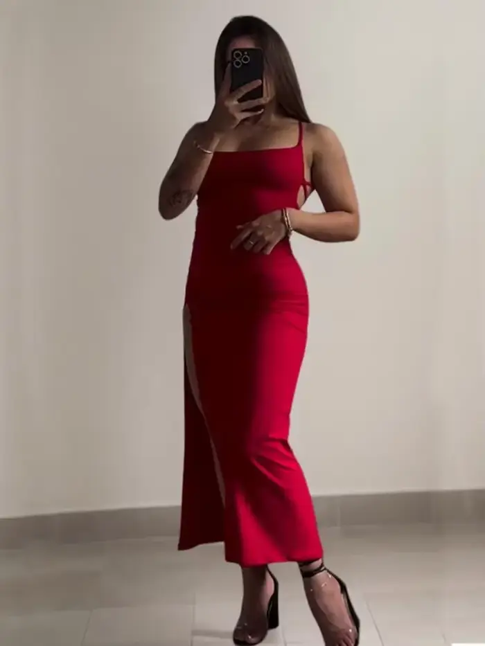 Robe de plage avec manches spaghetti polyester élasthanne pour femmes silhouette gaine décolleté cou fendu été 2025