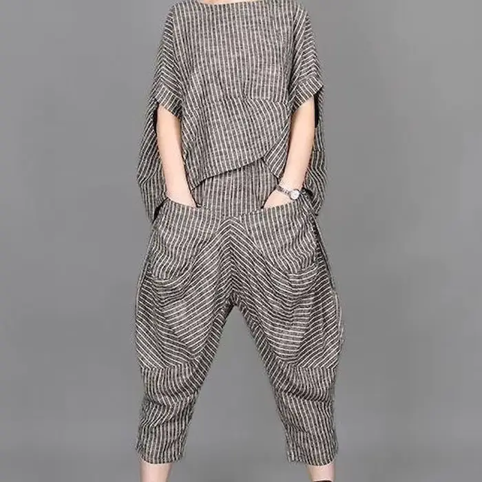 2025 été nouveaux costumes pour femmes rétro Art rayure à manches courtes T-shirt haut ample femmes 
