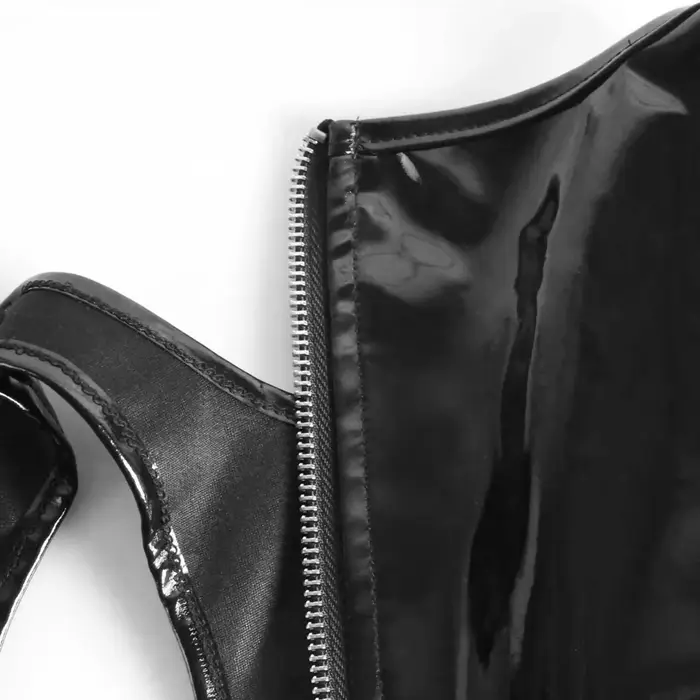 Štýlové dámske faux latex top z s lesklými zipsami pre špeciálne príležitosti a klubové výlety
