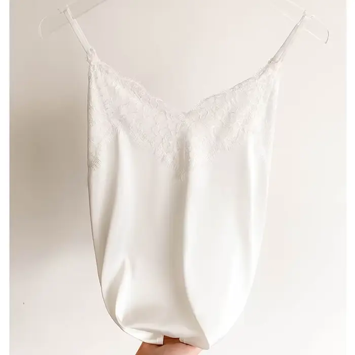 Sexy čipkovaná camisola pre ženy z hodvábu s výstrihom do V