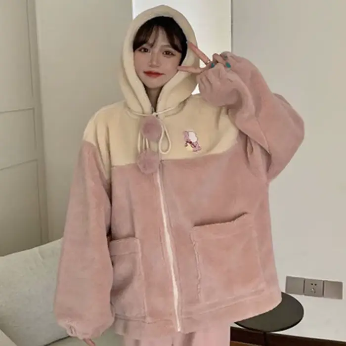 Kawaii japonský animovaný univerzitný mikina s kapucňou pre ženy, plyšová mikina, teplá ležérna bunda en coton et polyester style décontracté pour femmes occassions spéciales automne hiver
