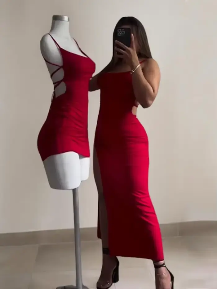 Robe de plage avec manches spaghetti polyester élasthanne pour femmes silhouette gaine décolleté cou fendu été 2025