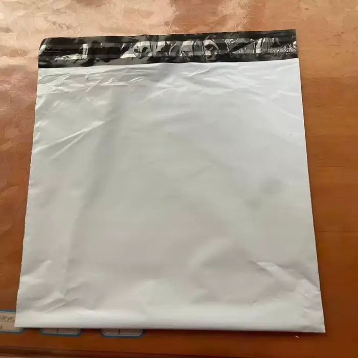 Lesklé čierne dlhé legíny pre ženy