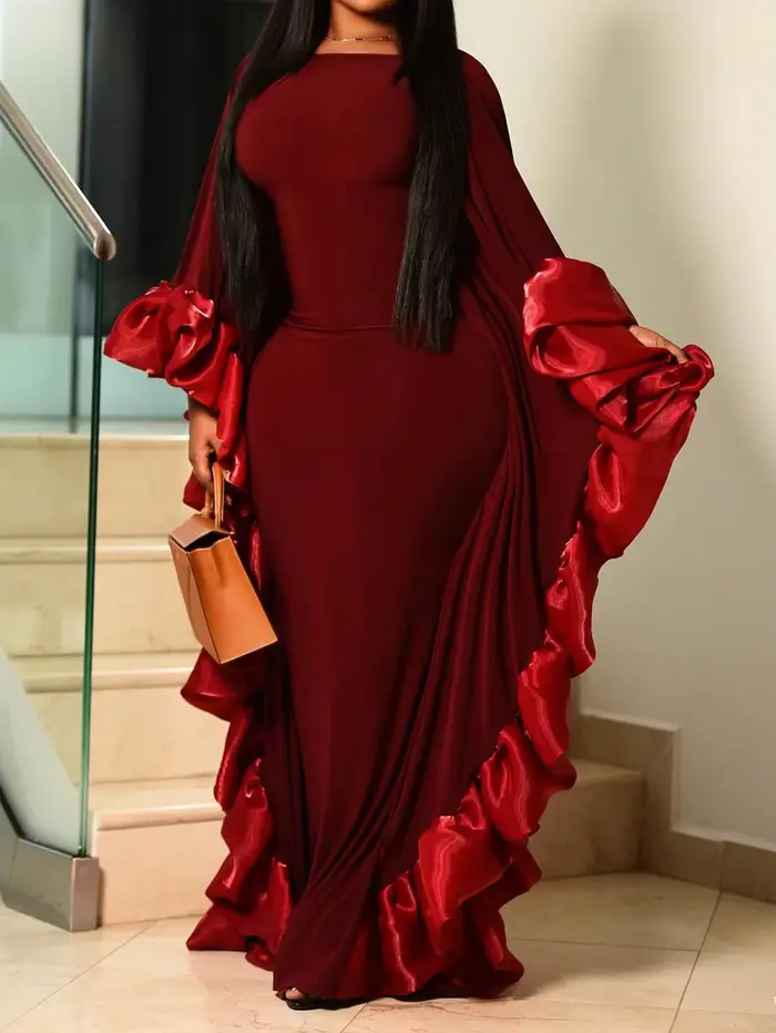 Robe de soirée asymétrique bordeaux unie à manches volantées et détails plissés
