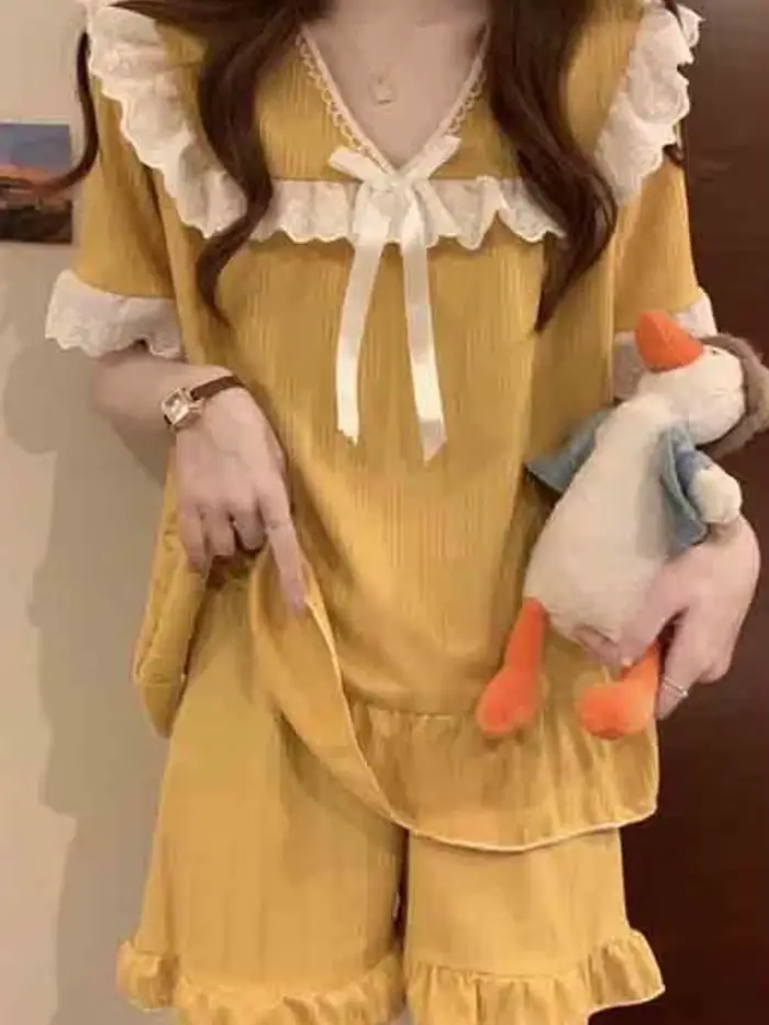 Pyjamas pour femmes en coton et polyester, style japonais vintage, coupe ample, courte jupe, couleurs vives, pour les nuits chaudes d'été, relaxation et mode