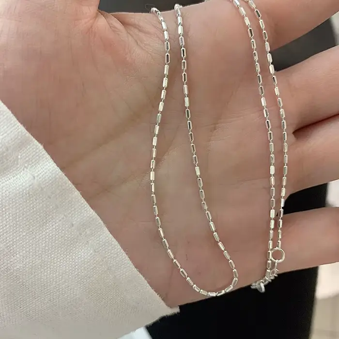 Náhrdelník z sterlingového striebra 925 s jednoduchými geometrickými perlami