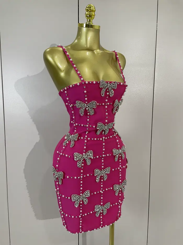 Elegantné a luxusné pletené minišaty pre ženy s mašľami