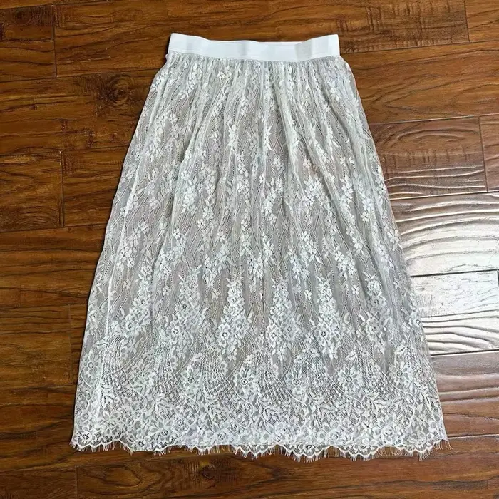 Dámska regrtedarling čipka dlhá sukňa, elegantná silueta, jemná čipka, perfektný strih, špeciálna príležitosť, leto, party, darček k narodeninám