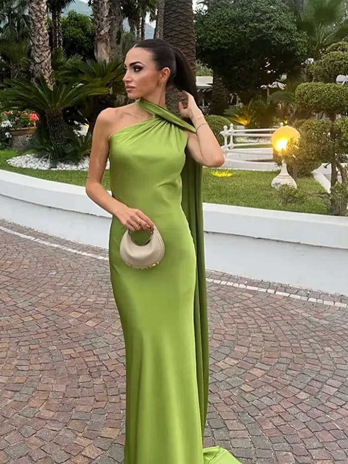 Elegantné šaty s lícom na viazanie pre ženy