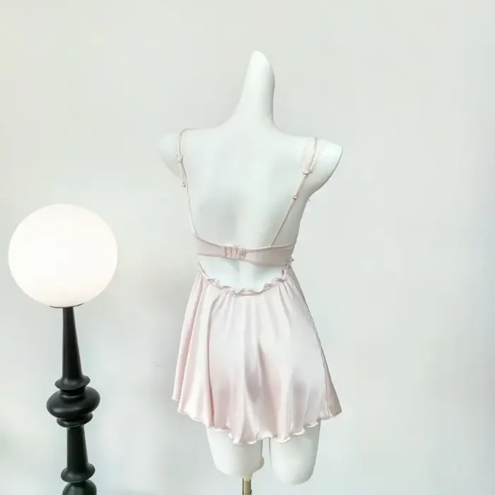 Chemise de nuit en polyester et élasthanne avec dentelle sexy pour femmes, idéale pour dormir et occasions spéciales ```