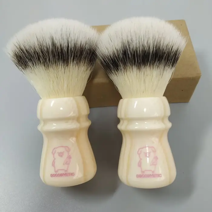 Dscosmetic Pink Piggy CN6 syntetické štetiny s rukoväťou z živice na mokré holenie pre mužov