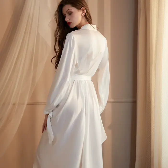 Robe kimono féminine élégante et confortable pour maison et occasions spéciales satinée polyestère