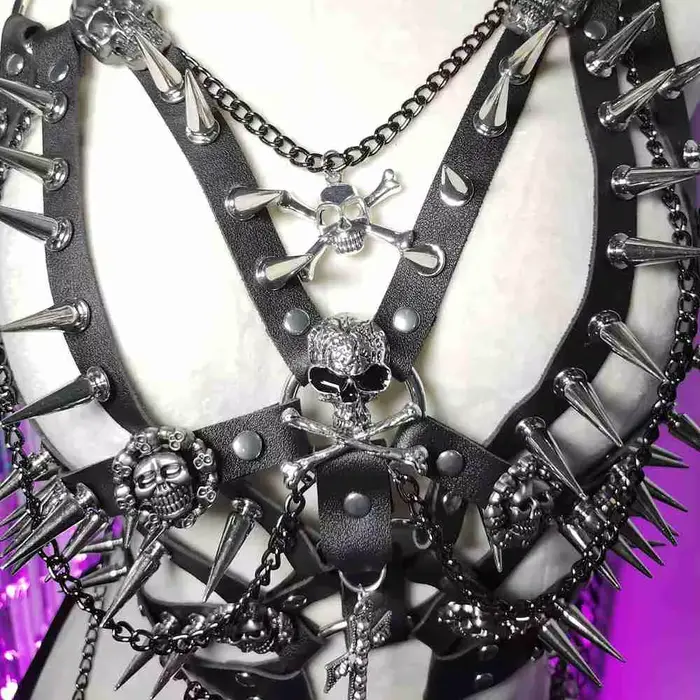 Gotické punk rockové tričko pre ženy s lebkami a cvočkami
