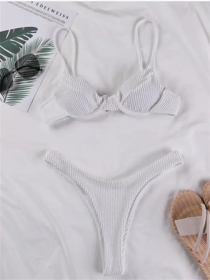 Maillot de bain sexy à armatures 2026 pour femme, blanc et noir, push-up, côtelé, micro, brésilien, plissé, string, pour la plage