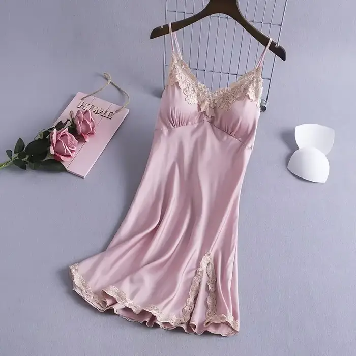 Sous-vêtement de nuit sexy en soie glacée pour femmes, élégant et confortable, idéal pour les nuits chaudes et les occasions spéciales