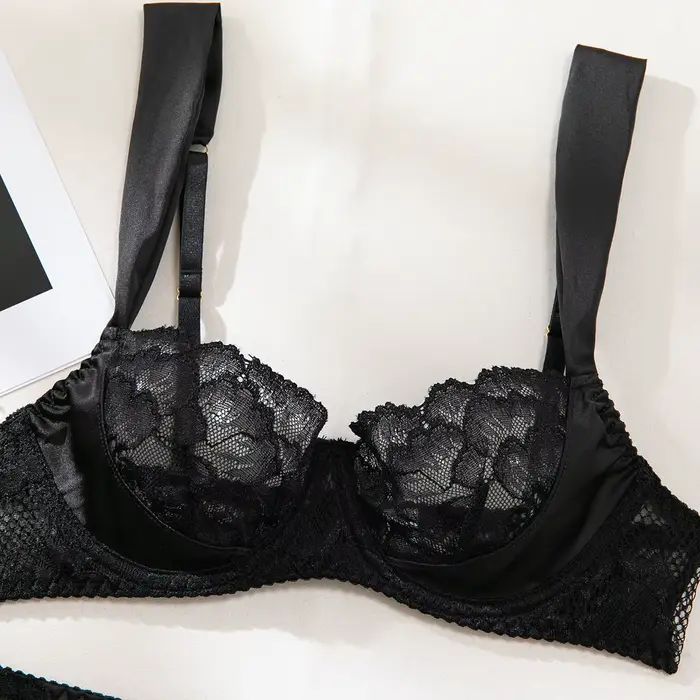 Sexy ženský intímny set z polyesteru a elastanu s kvetinovými motívmi pre ženy romantické a elegantné príležitosti