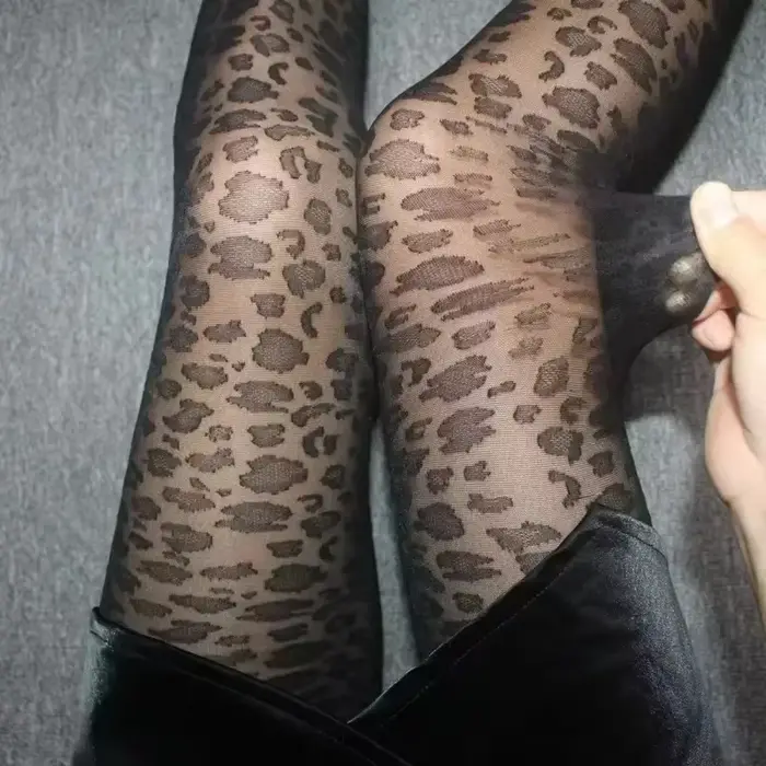 Vintage dámske sexy tenké priesvitné hodvábne pančuchy gotická čierna