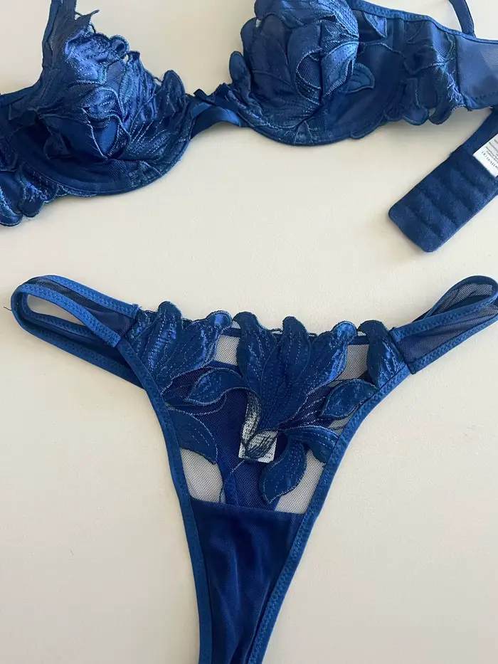 Hlboká námornícka modrá v sexy spodná bielizeň výšivka sexy čipka ultra-tenké podprsenky nohavičky oblek oceľový prsteň vysoká podpora spodná bielizeň set